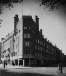 Hoek Nassaukade / Tweede Helmersstraat, Amsterdam
              <br/>
              Beeldbank gemeentearchief Amsterdam, Eind jaren 20?